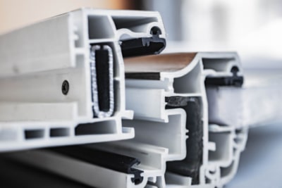 coupe de fenêtre aluminium serrurerie David